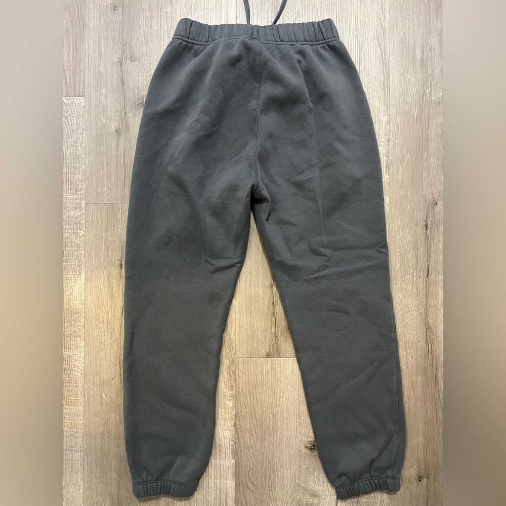 Alphalete Gray Academy Relaxed Jogger - Size Small